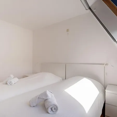 Havenhuys Iv With Balcony By Interhome アパート ブレーデネ