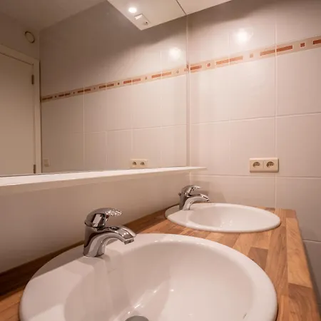 アパート Havenhuys Iv With Balcony By Interhome ブレーデネ